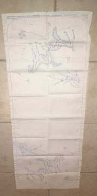 EMBROIDERY WonderArt Dresser Scarf Stamped Fabric MARE 212 FILLY HORSE 16X42