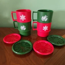 Set of 4 VTG Tupperware Stackable Christmas Coffee Cups Mugs with Coasters EUC