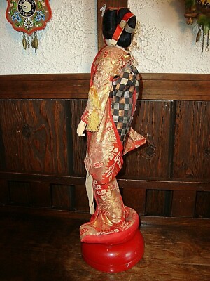 Boîte à musique - Geisha en costume traditionnel