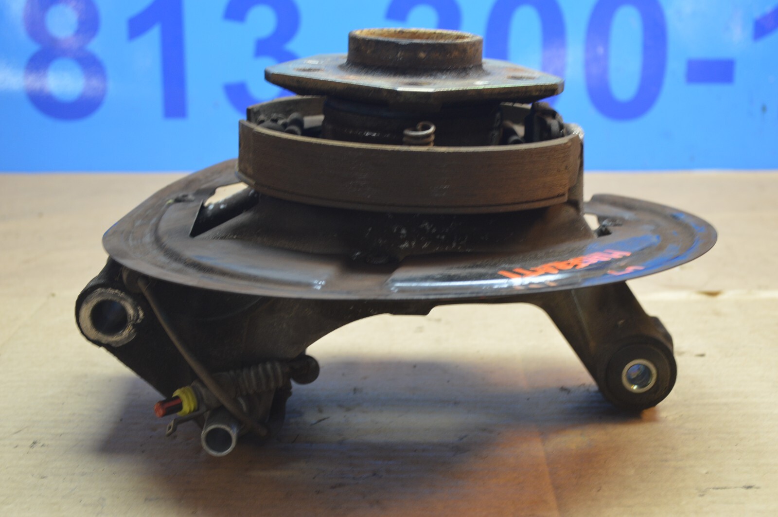 2004 M138 MASERATI M128 GT COUPE REAR PASSENGER SIDE SPINDLE WHEEL HUB 189336