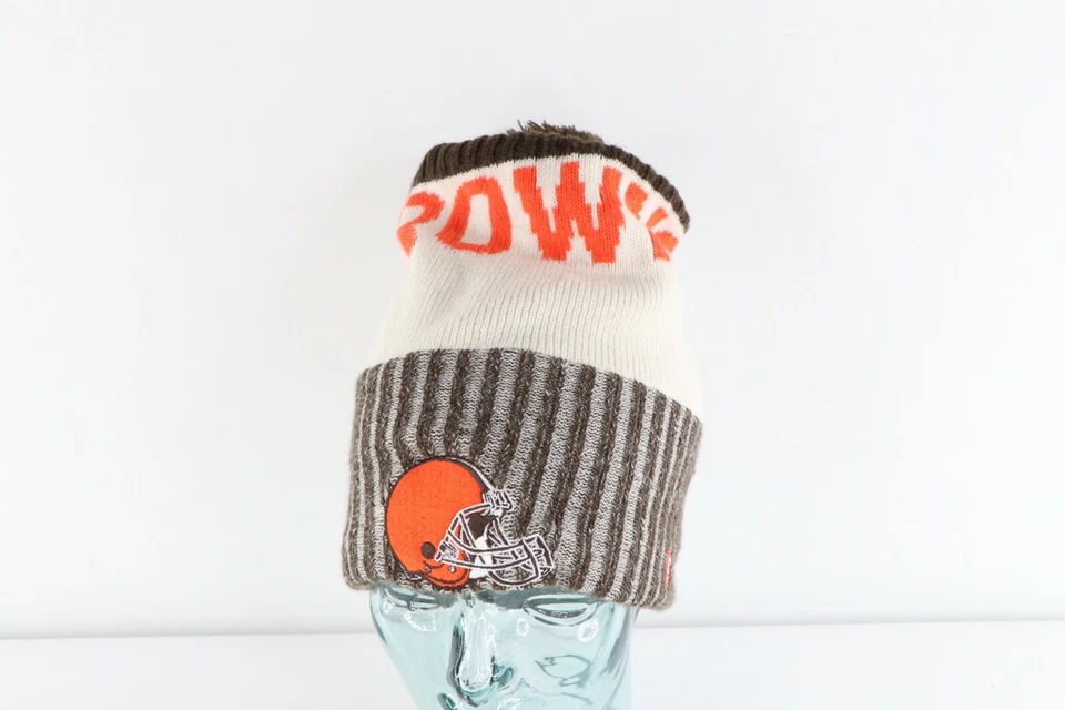 Зимняя шапка-бини New Era Cleveland Browns с футбольным надписью в полоску кепка с помпонами - Изображение 2 из 4
