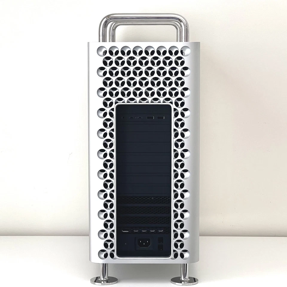 2019 Apple Mac Pro ・ 24-core ・ 192GB RAM ・ 4TB SSD ・ Radeon Pro Vega II DUO 64GB - Image 4 of 4