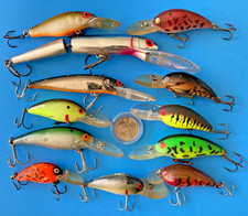 LOT 12 CRANKBAITS FISHING LURES BOMBER MODEL A DEEP DIVERS SCREW-TAIL LONG JOINT
