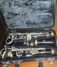 Yamaha Clarinet Plastic Body Black Color Type Clarinet with Carrying Case