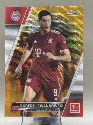 Robert Lewandowski Bayern Munich 2021-22 Topps CHrome UCC Gold Wave /50