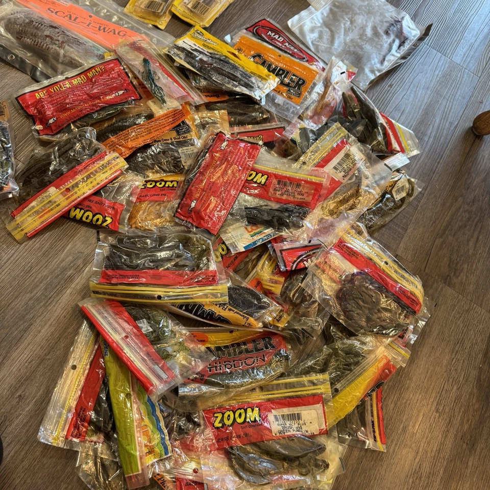 Lote de señuelos de pesca y cebo suave de colección raros coleccionables mezcla zoom mad man plantillas Foto 4 de 4