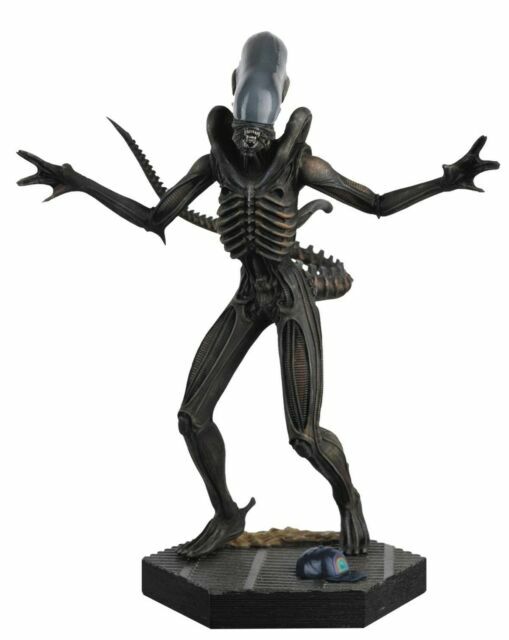 predator figurine
