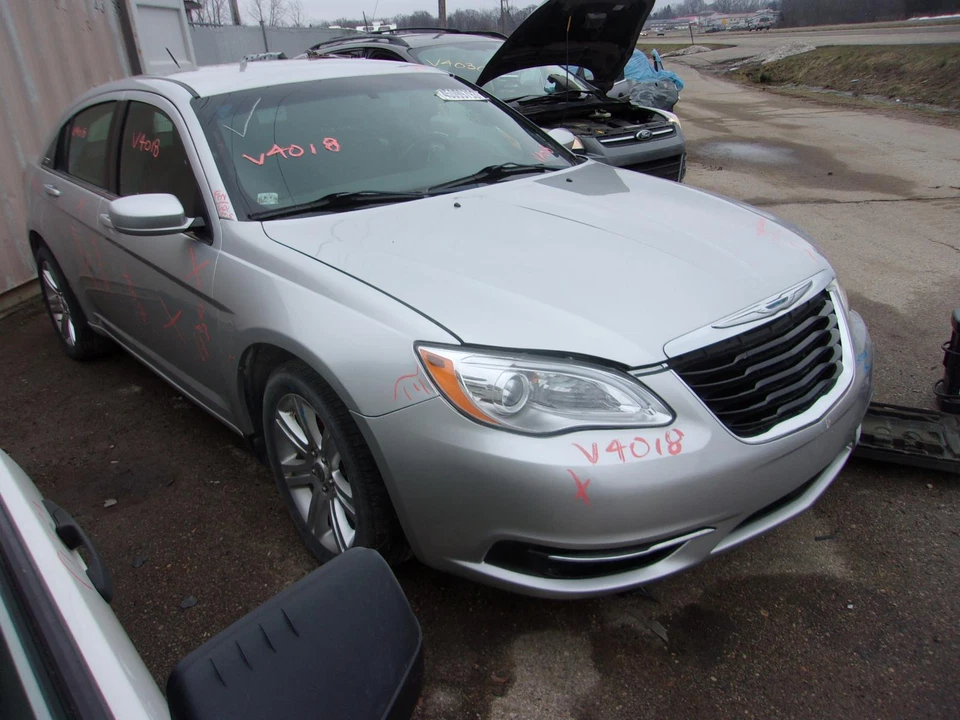 Used Automatic Transmission Assembly fits: 2011 Chrysler 200 AT 2.4L 6 speed aut - Imagem 2 de 4