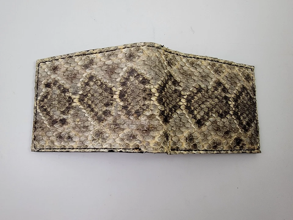 RATTLESNAKE Wallet Men Billfold snake skin Original Slim Pocket v cut interior - Image 4 of 4