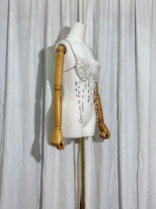 Lo último Sexy Mujeres Cuentas de Cristal Mujeres Chaleco Ropa de Calle Sujetador Top Cadena Hueca hacia el Cuerpo Foto 2 de 4