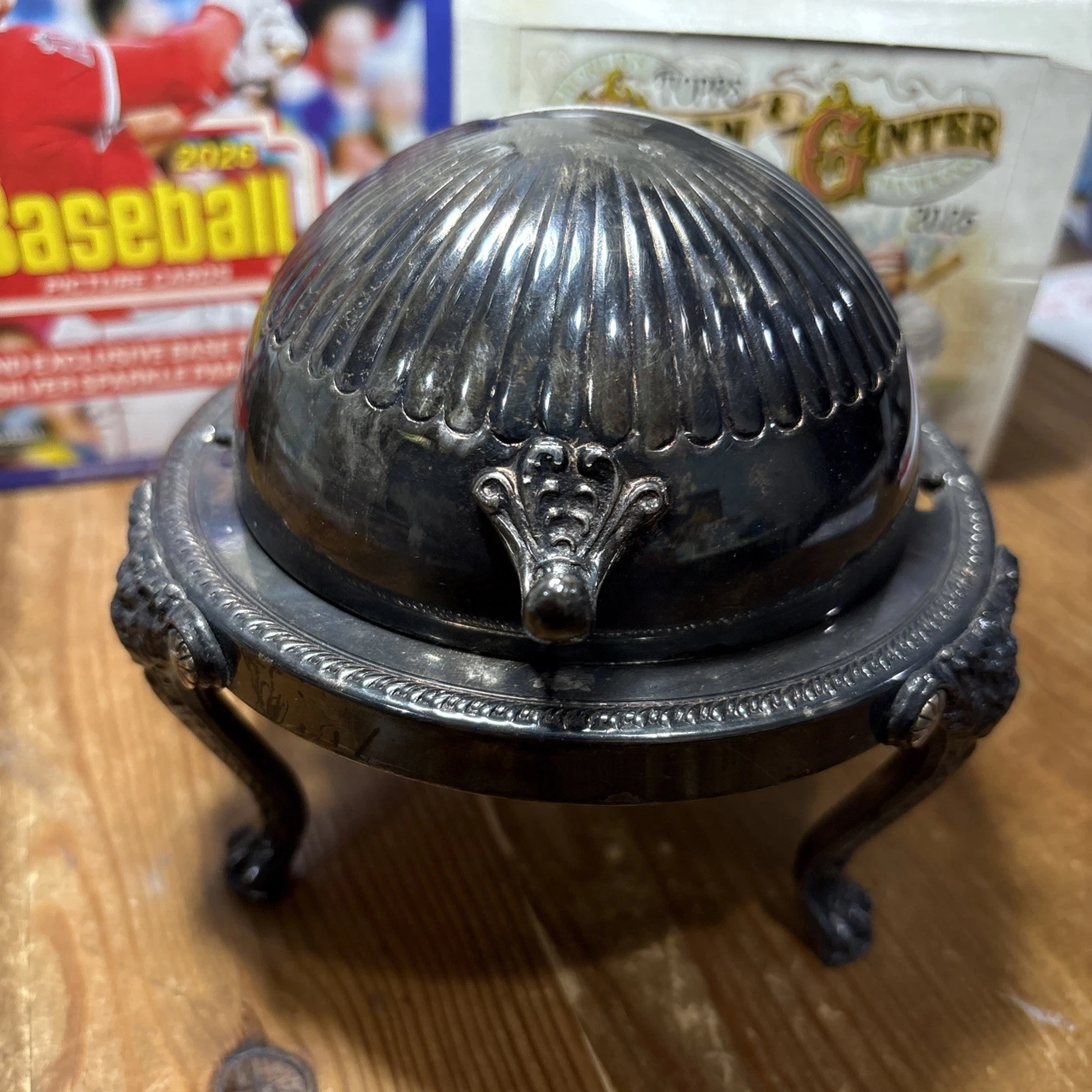 1883 FB Rogers Silver Co 273 Roll Top Caviar Butter Dish Server Lion Head Footed
Opens in a new wind