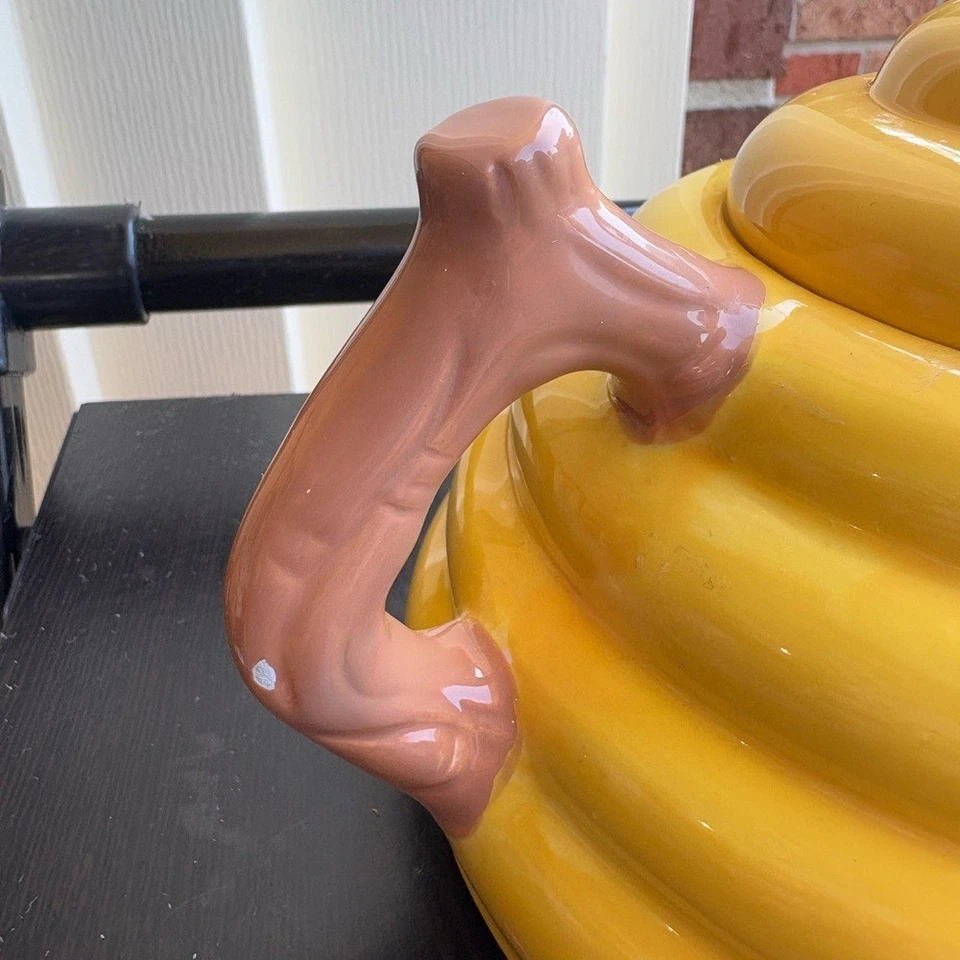 Tetera amarilla decoración cerámica Disney Winnie the Pooh Foto 3 de 4