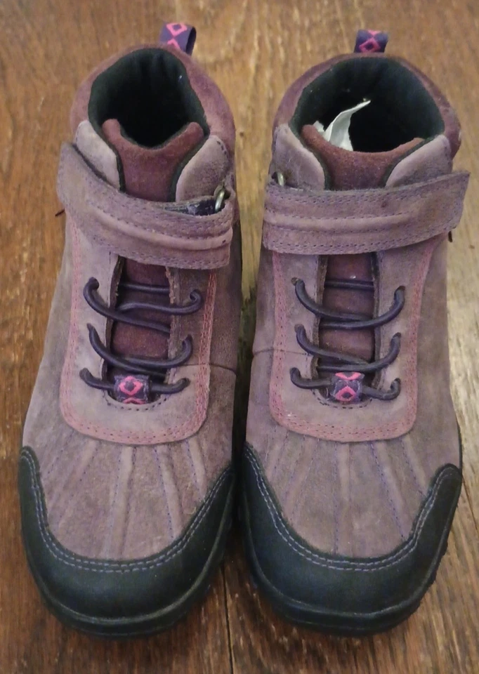 Clarks Púrpura Negro Mucker Niña Granero Botines Talla 12.5 Ancho Gancho Lazo Gamuza Foto 2 de 4