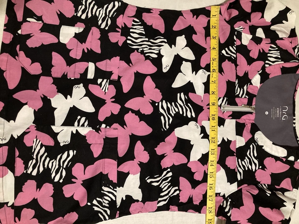Blusa Médica NrG by Barco Elastizada Mariposa Colorida Manga Corta Talla Pequeña Mediana Foto 4 de 4