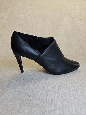 KARL LAGERFELD Mishka Blk Leather Ankle Booties  Steppin' Out Sz 10M Hardly Used