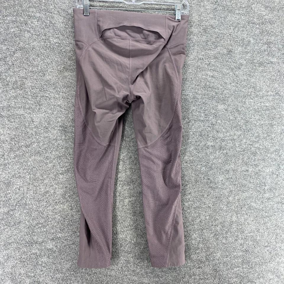 Leggings femininas Under Armour M cinza médio ajustado cintura média puxar Capri casual - Imagem 2 de 4