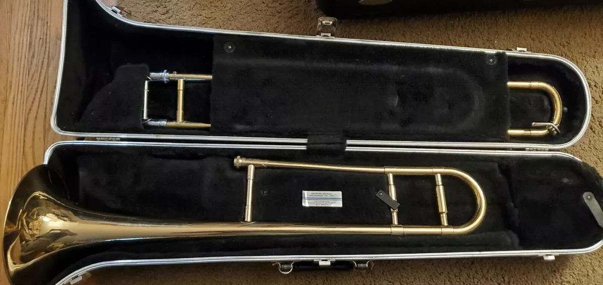 Holton TR602 TROMBONE w Mouthpiece Case