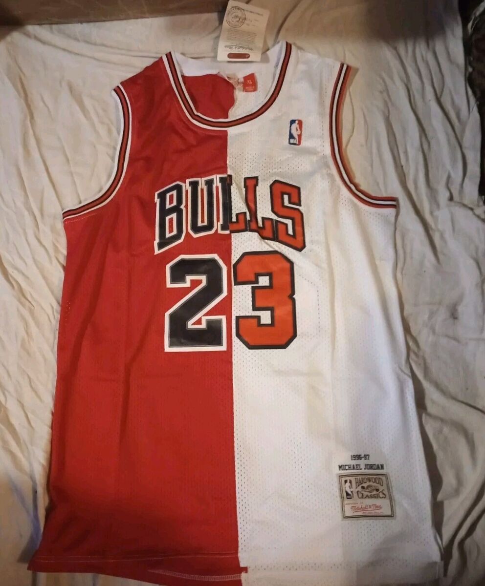 Large Chicago Bulls Michael Jordan #23 Split NBA Jersey Red Large Chicago Bulls Michael Jordan #23 Split NBA Jersey Red