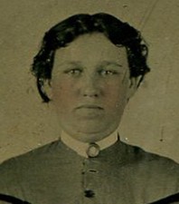 WOMAN WITH DOUBLE CHIN. TINTED TINTYPE IN PERIOD PAPER MAT. NEW HAVEN, CONN.