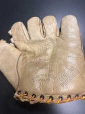 Cy Young Baseball Glove Mitt Vintage Brown color Hutch with Button 36-W RARE