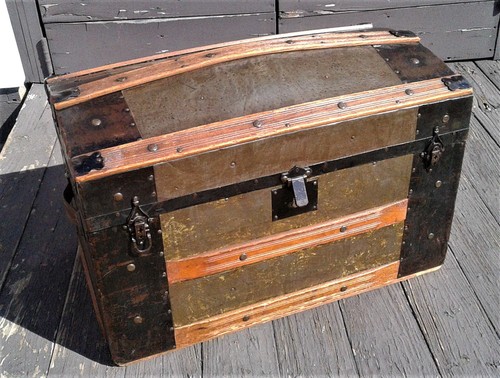 Antique Victorian Dome Top Steamer Trunk w Tray & Upper Compartment - Picture 2 of 23