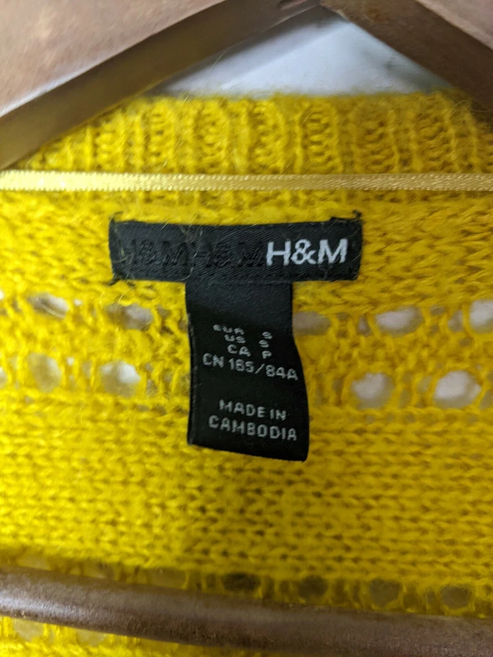 Suéter feminino H&M pequeno de lã manga curta amarelo mostarda Dolman  - Imagem 3 de 4