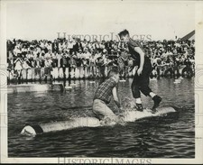 1947 Press Photo Jimmie Running Was Spilled By Eddie Herron In Gladstone Finals