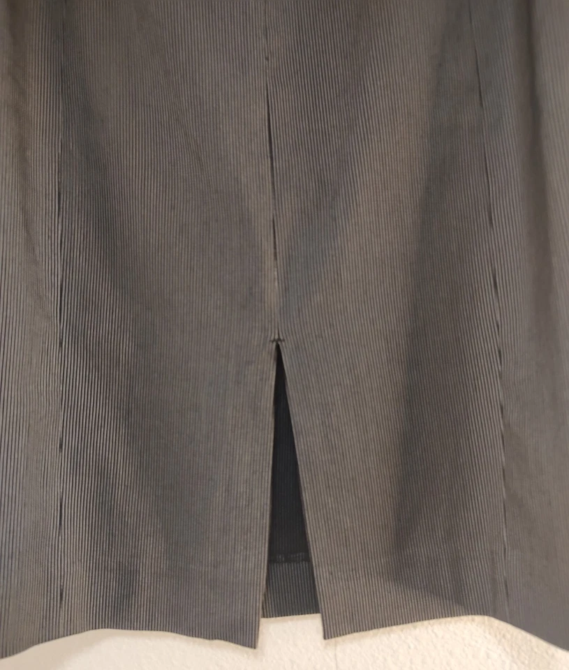 Falda lápiz Express Design Studio negra blanca a rayas con cordones en la espalda talla 0 Foto 4 de 4