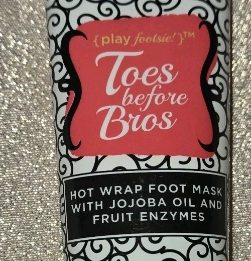 Perfectly Posh Gettin Handsy Renewing Scrub & Toes Before Bros Foot Wrap Mask - Image 3 of 3