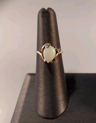 14k Yellow Gold Ring W/ Opal And Diamond Sz.5.5