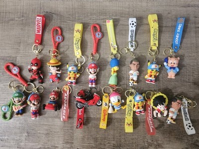 Novelty Keychains Of Random Characters BIG LOT 16 Pieces