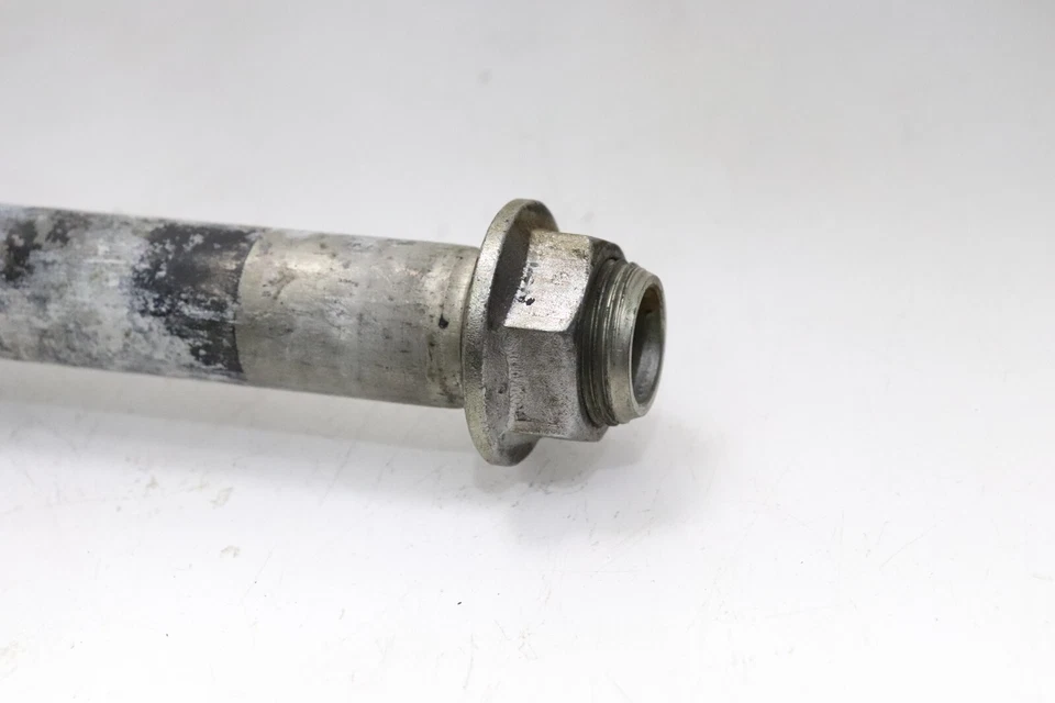 2006 川崎 NINJA ZX10R 原始设备制造商后背 SWINGARM BOLT SUSPENSION PIVOT AXLE — 第 2/4 张图片