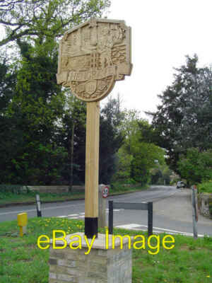 Foto 6x4 Hengrave Dorfschild auf dem Schild ist Hengrave Hall und c2007