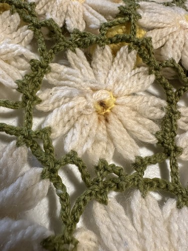 Daisy Chain Crochet 3D Knitted Afghan Throw Blanket Yellow Green 55x65 - Picture 11 of 13
