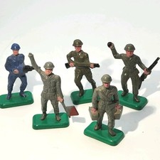 Vintage 1950s Beton Bergen Hard Plastic WWI Toy Soldiers Lot of 5 RARE Bergen