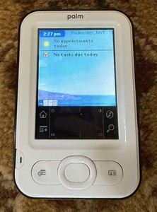 Palm Z22 PDA Color Touchscreen Device Works! charges color screen