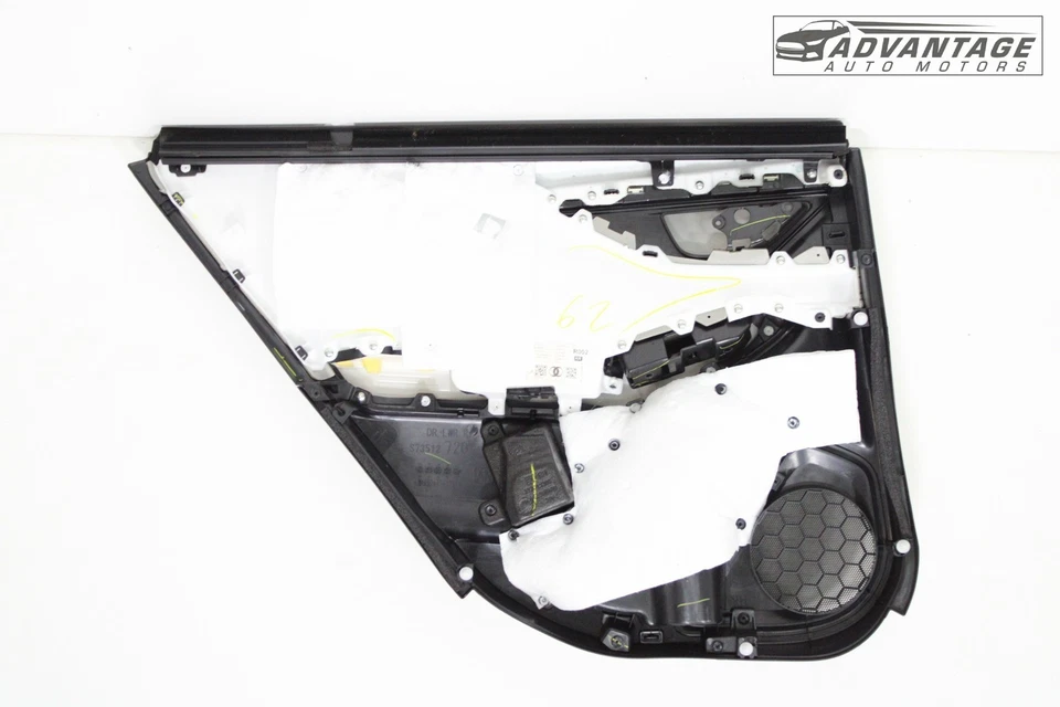 Subaru Outback Wagon 2020-2025 cubierta de moldura de panel de puerta interior trasera derecha OEM Foto 4 de 4
