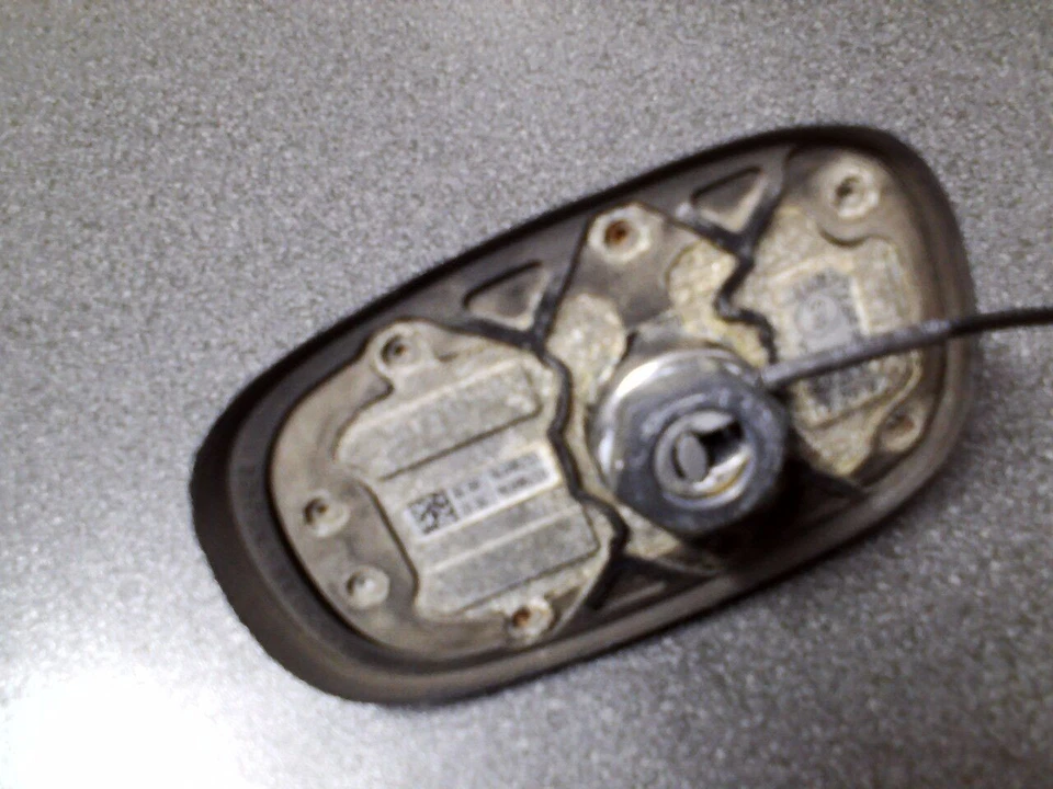 Dachantenne GPS Navigationssystem VW Passat Variant 2.0 TDI Bluemotion - Bild 4 von 4