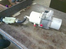 2004-2005 Mazda 3 Power Steering Pump Assembly Oem 2004-2005 Mazda 3 Power Steering Pump Assembly Oem