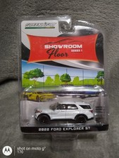 Greenlight Showroom Floor 2022  Ford Explorer St White 1:64 Diecast