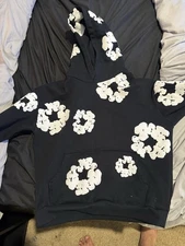 Denim Tears Men's Black and White Cotton Wreath Graphic Print Hoodie Size L