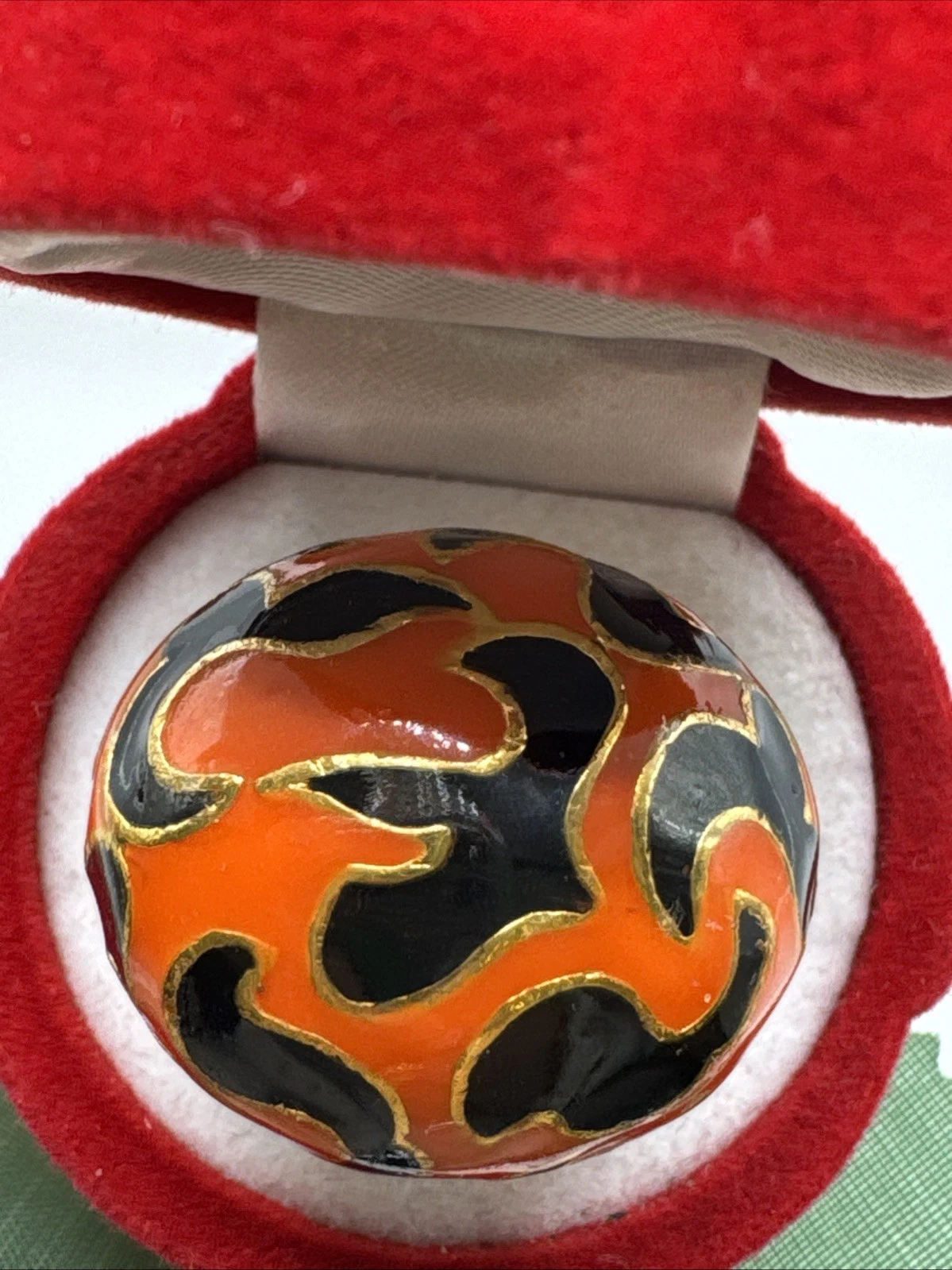 Bague vintage fantaisie. Taille réglable du 45 au 56.