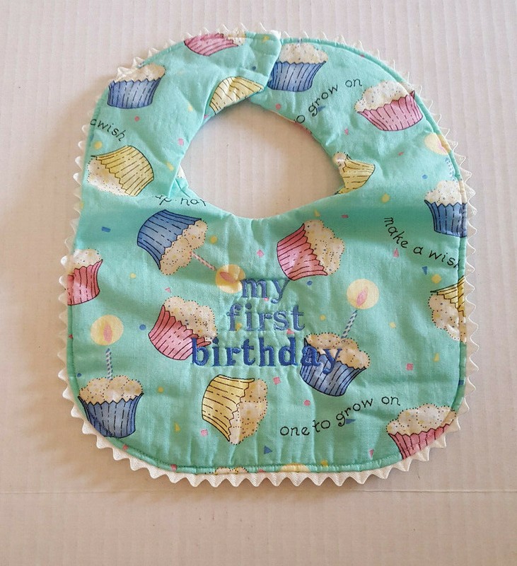 MY FIRST BIRTHDAY Cloth Bib MINT Hook & Loop Close 11" x 9" Blue Cupcakes