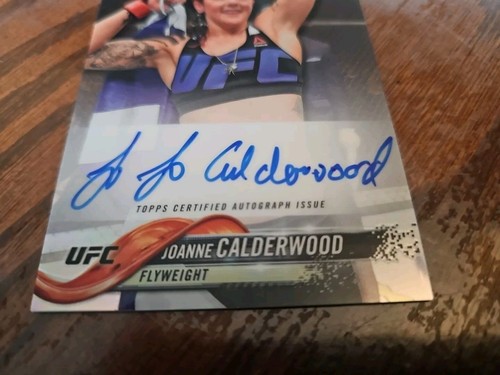2018 Topps Chrome UFC Autograph Refractor Card Joanne Calderwood #FA-JC Auto - Picture 3 of 4