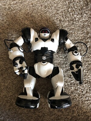 Robosapien Robot 8081 with Remote Control And Manual 13