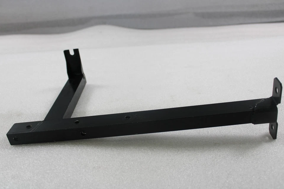 Ferrari 599 GTB, Soporte Botella Refrigerante, Usado, P/N 68574500 Foto 2 de 4