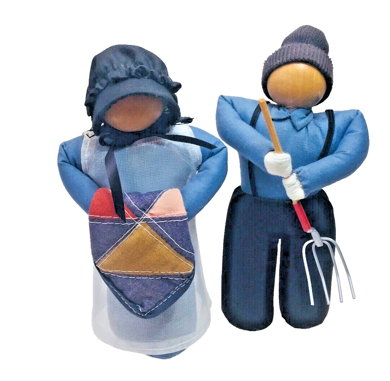 2 Amish Dolls  Soft Sculpture Face Doll Lady Man Quit Cloth Folk Art Handmade