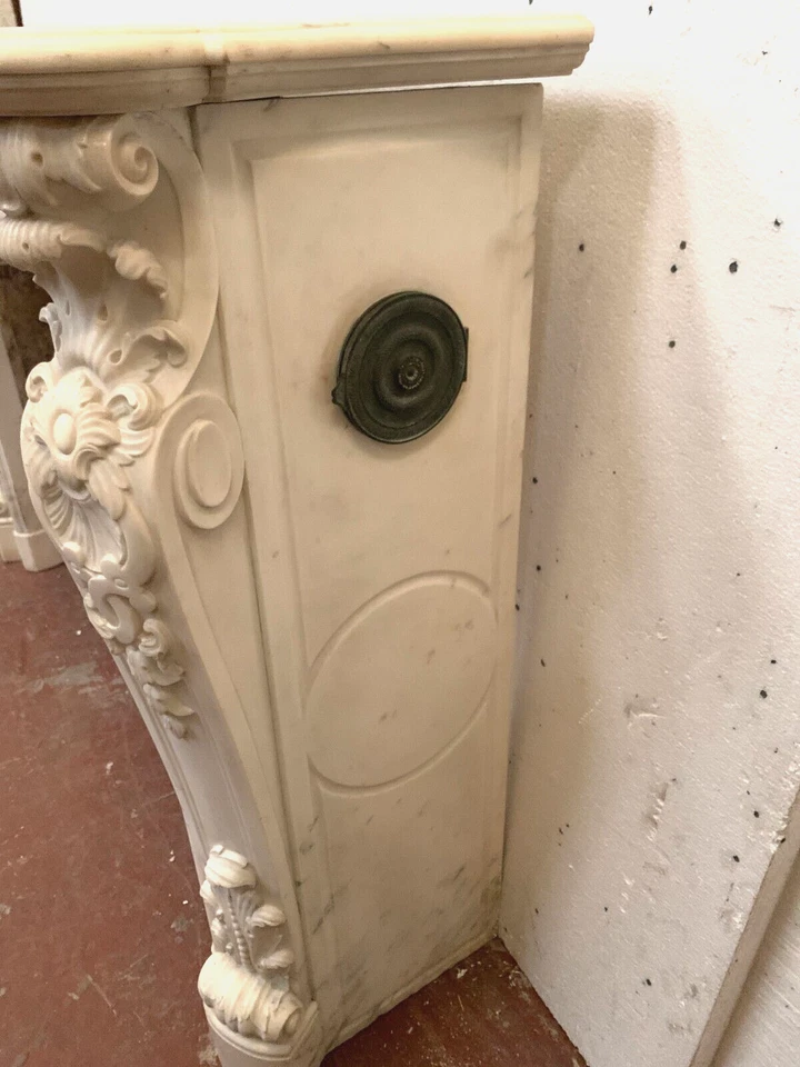 Cheminée de style Louis XV en marbre blanc de Carrare XIX siècle - Photo 4/4