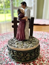 Ardleigh Elliott Gone with the Wind Music Box. Kiss Me, Scarlett. 