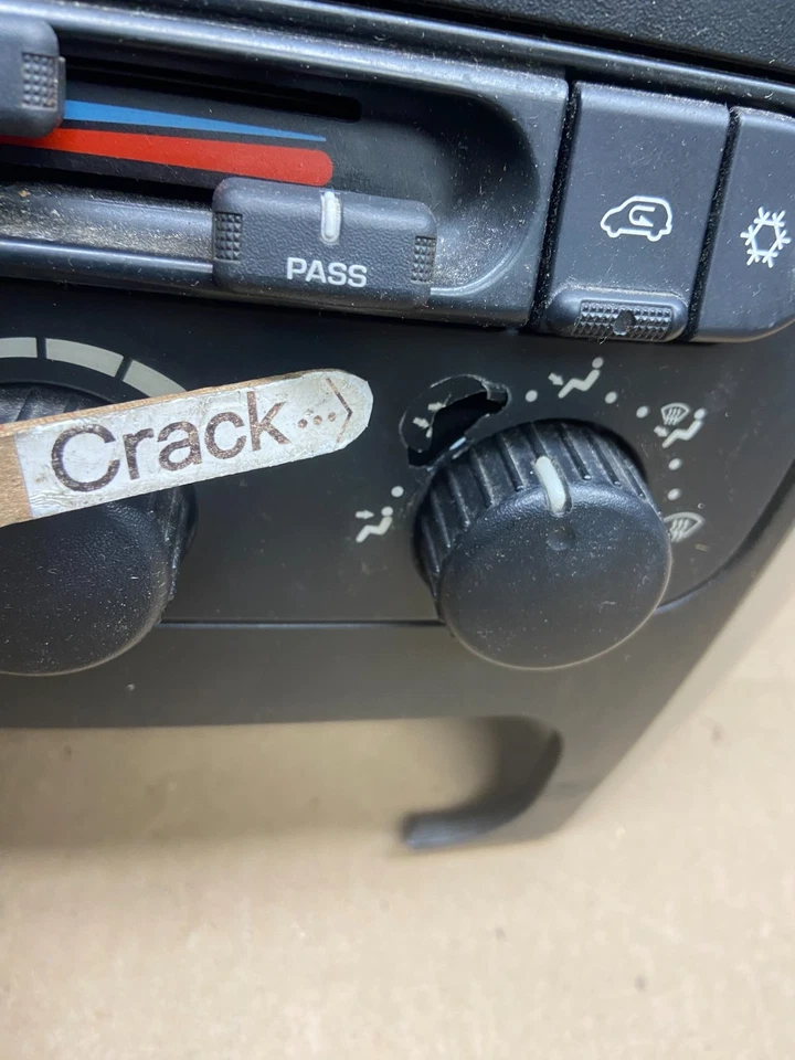 2004-2007 Dodge Grand Caravan A/C unidade de controle climático moldura acabamento fabricante de equipamento original t9169 DG - Imagem 3 de 4